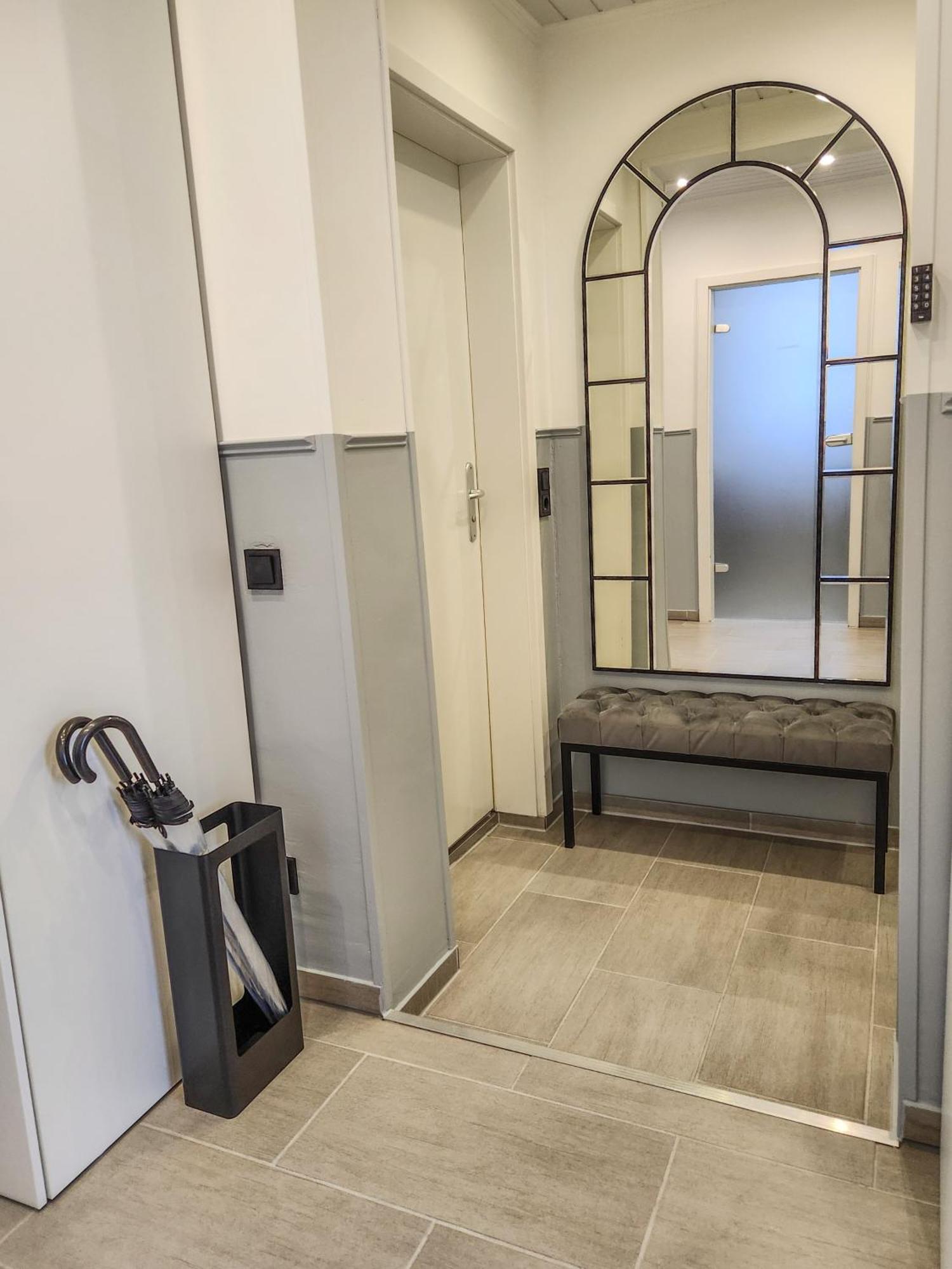 Geli Homes L1 - 2X Zimmer, 2X Kingsize Bett, 1 Bis 4 Personen, Parkplatz, Tv, Wifi, Top Kueche, Kaffee, Tee Lünen المظهر الخارجي الصورة