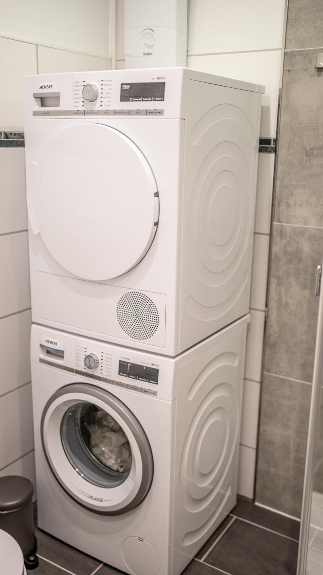Geli Homes L1 - 2X Zimmer, 2X Kingsize Bett, 1 Bis 4 Personen, Parkplatz, Tv, Wifi, Top Kueche, Kaffee, Tee Lünen المظهر الخارجي الصورة